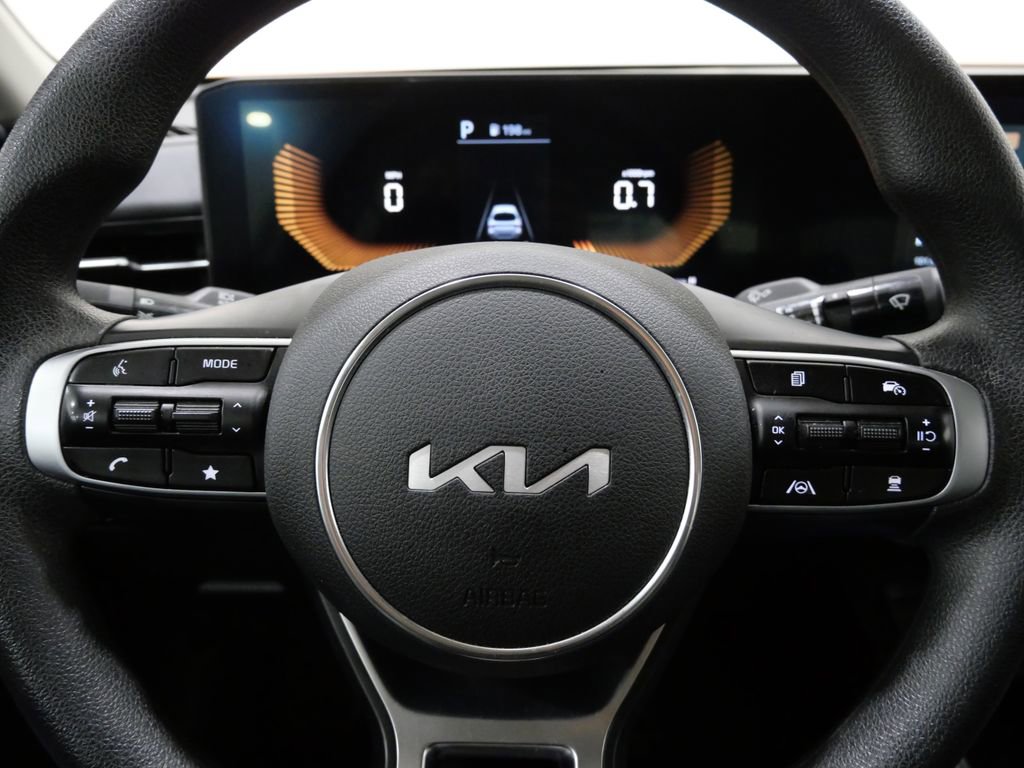 Used 2025 Kia K5 LXS image 16
