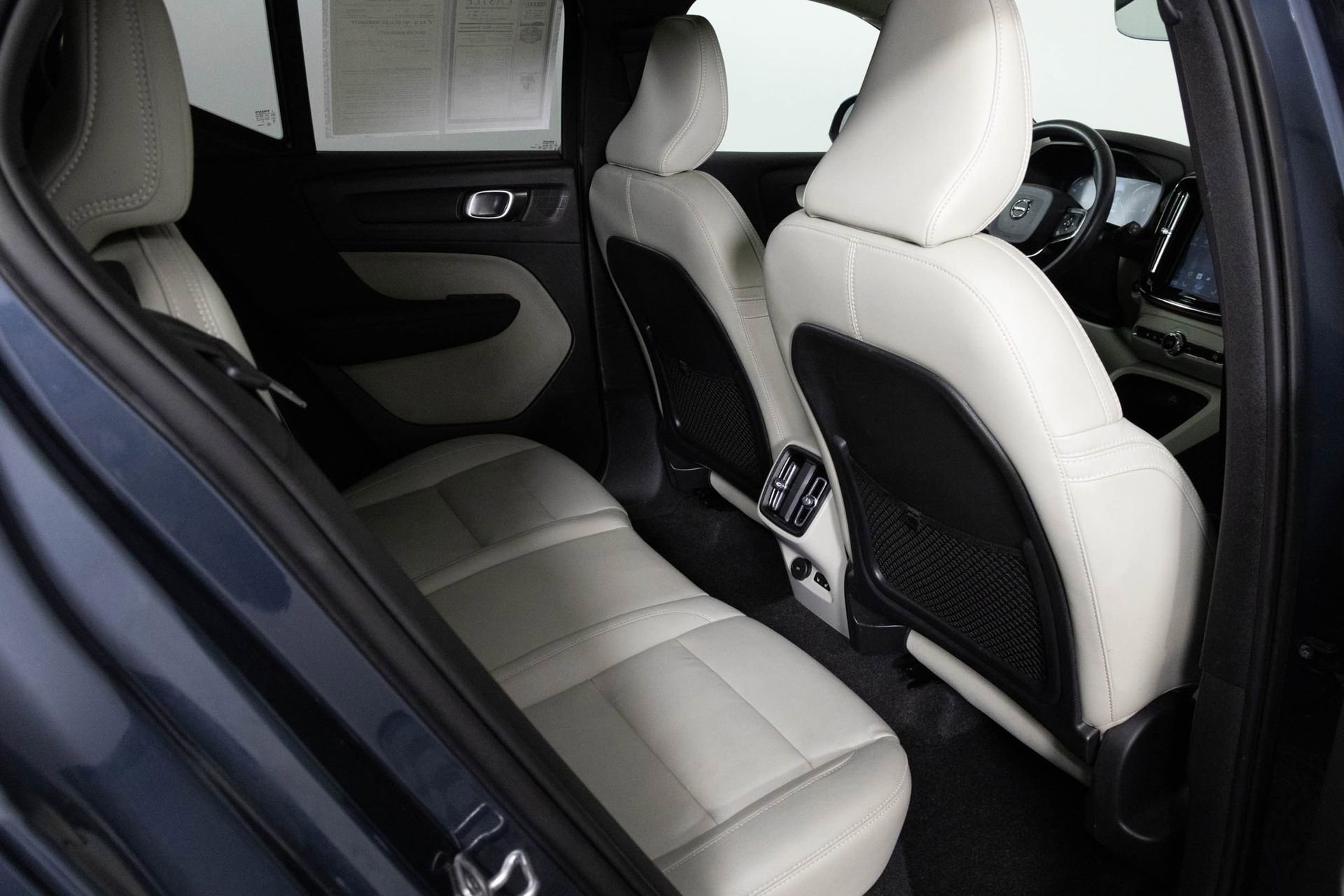 Used 2021 Volvo XC40 T5 Momentum w/ Protection Package Premier image 37