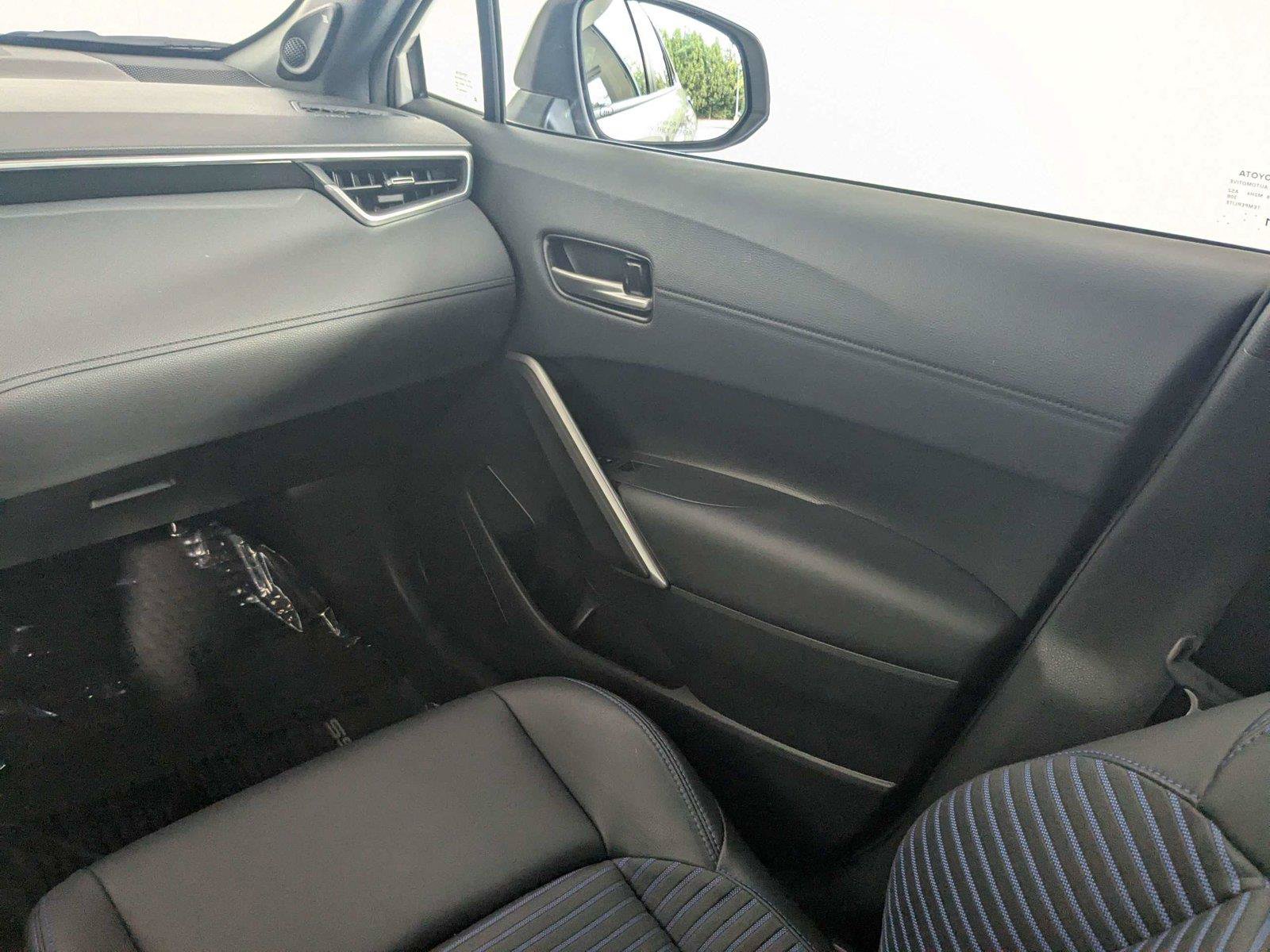 Used 2024 Toyota Corolla Cross AWD Hybrid w/ Convenience Package image 38