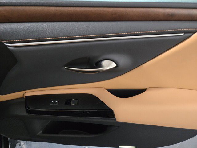 Certified 2025 Lexus ES 300h w/ Premium Package image 25