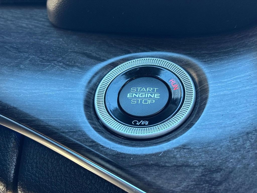 Used 2023 Jeep Grand Cherokee Overland w/ Luxury Tech Group IV image 29