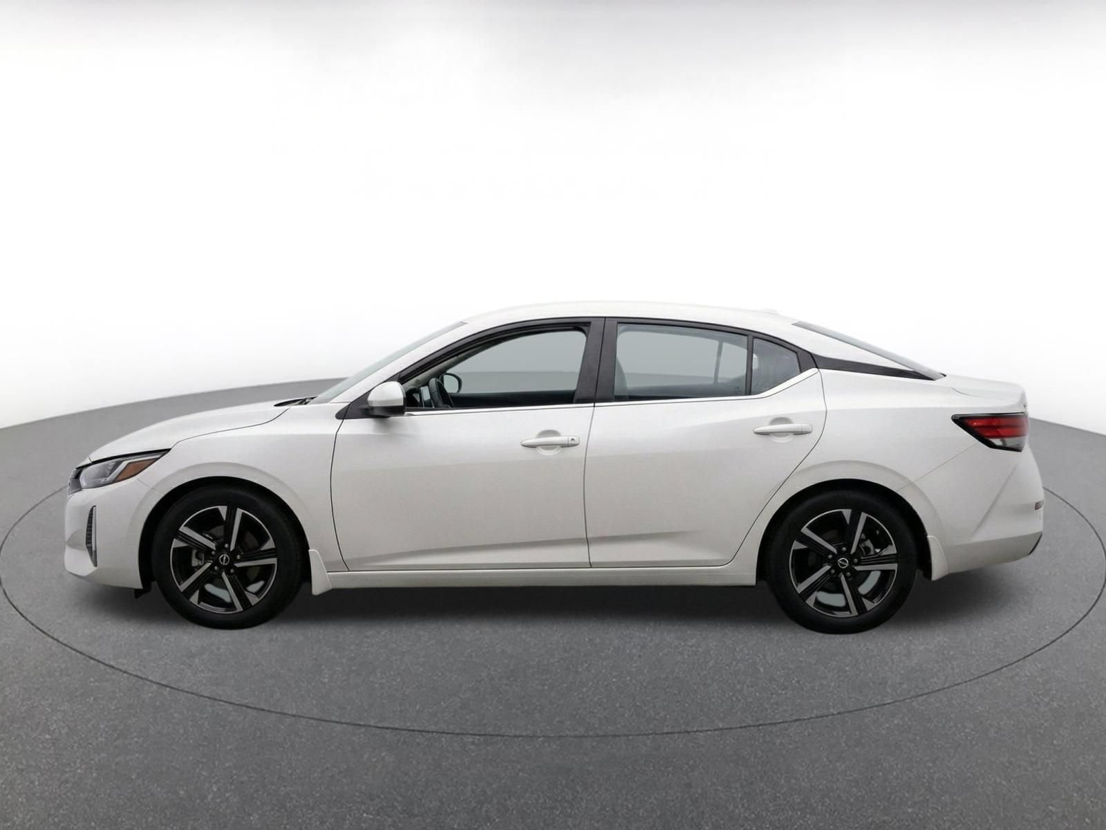 Used 2025 Nissan Sentra SV FWD image 4