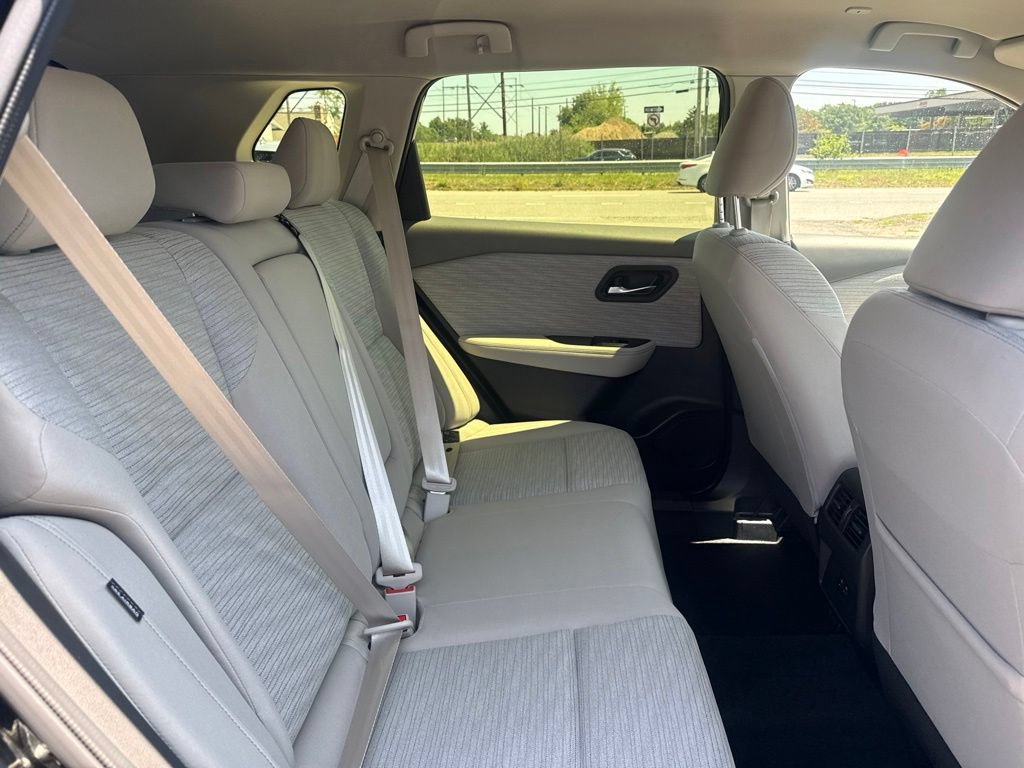 Used 2023 Nissan Rogue SV AWD/4WD image 19