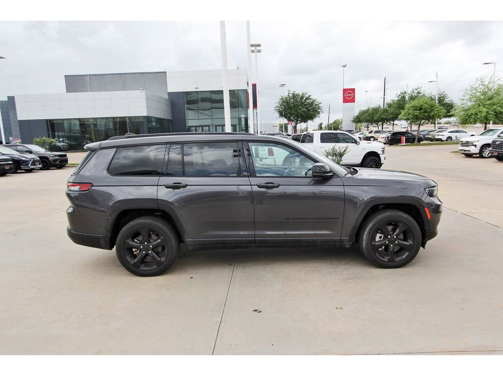Used 2024 Jeep Grand Cherokee L Laredo image 7