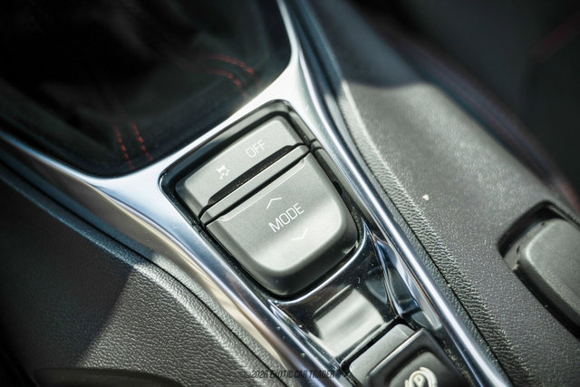 Used 2021 Chevrolet Camaro ZL1 RWD image 31
