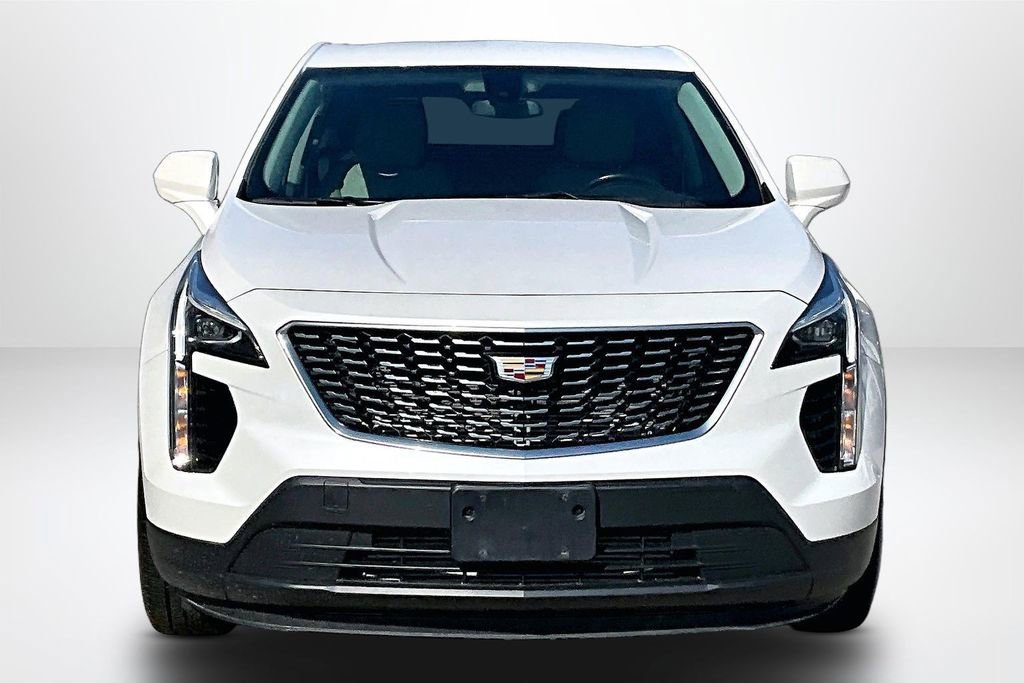 Used 2019 Cadillac XT4 Luxury w/ Trailering Package FWD image 2