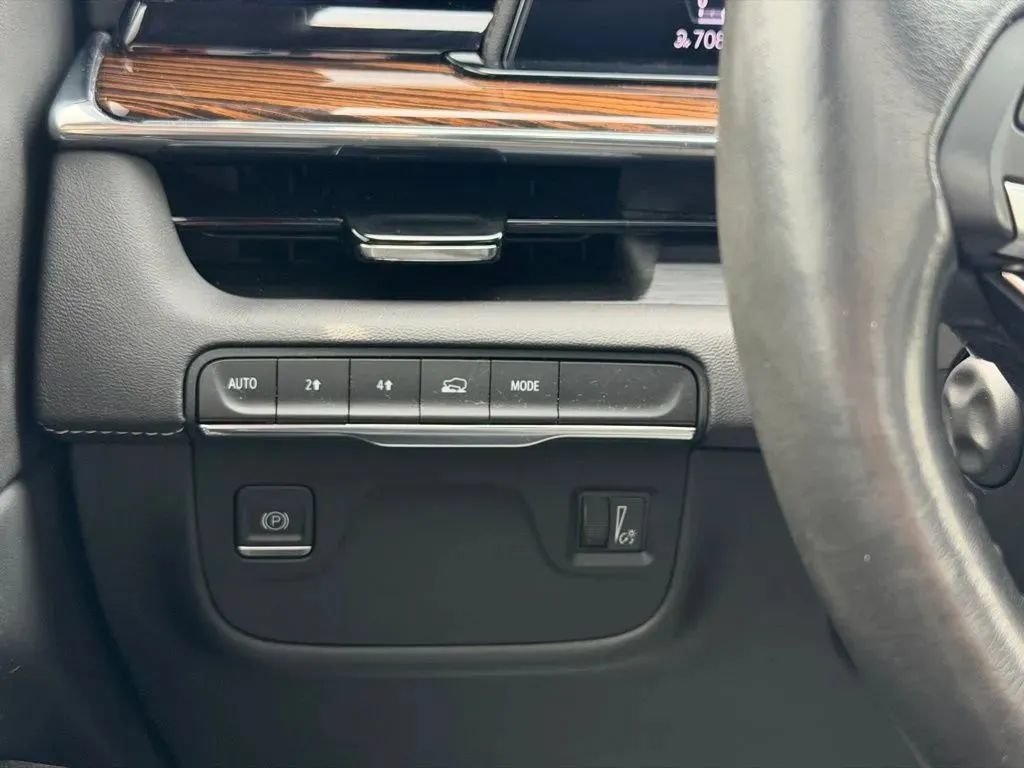 Used 2023 Cadillac Escalade Premium Luxury AWD/4WD image 14