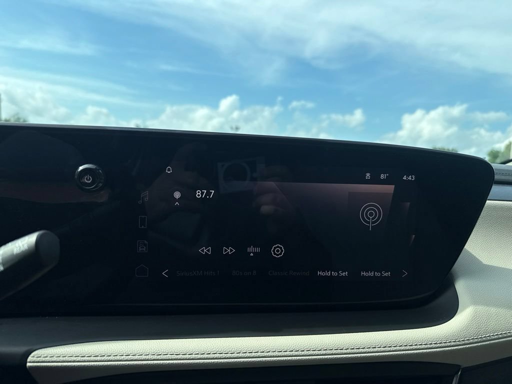 Used 2024 Buick Encore GX Avenir AWD/4WD image 23