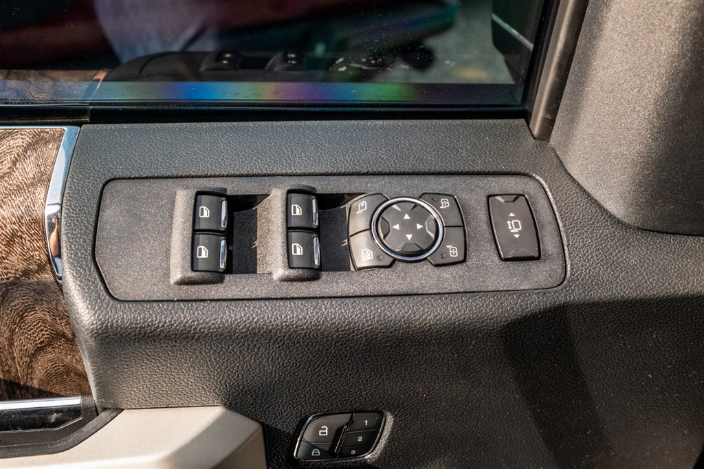 Used 2019 Ford F350 Lariat w/ Lariat Ultimate Package AWD/4WD image 28