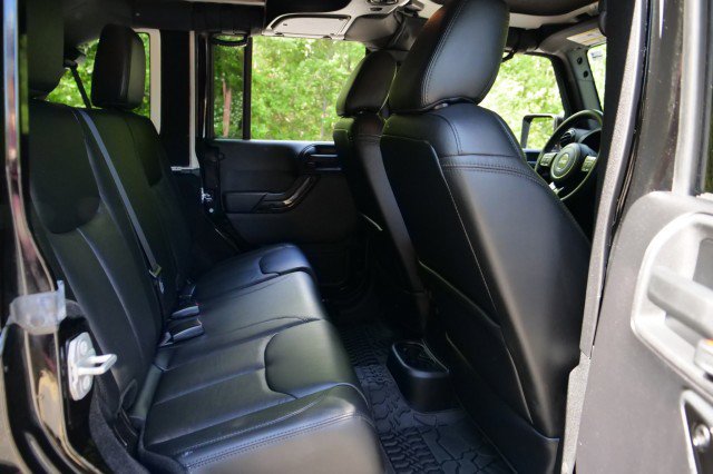 Used 2015 Jeep Wrangler Unlimited Sahara image 29
