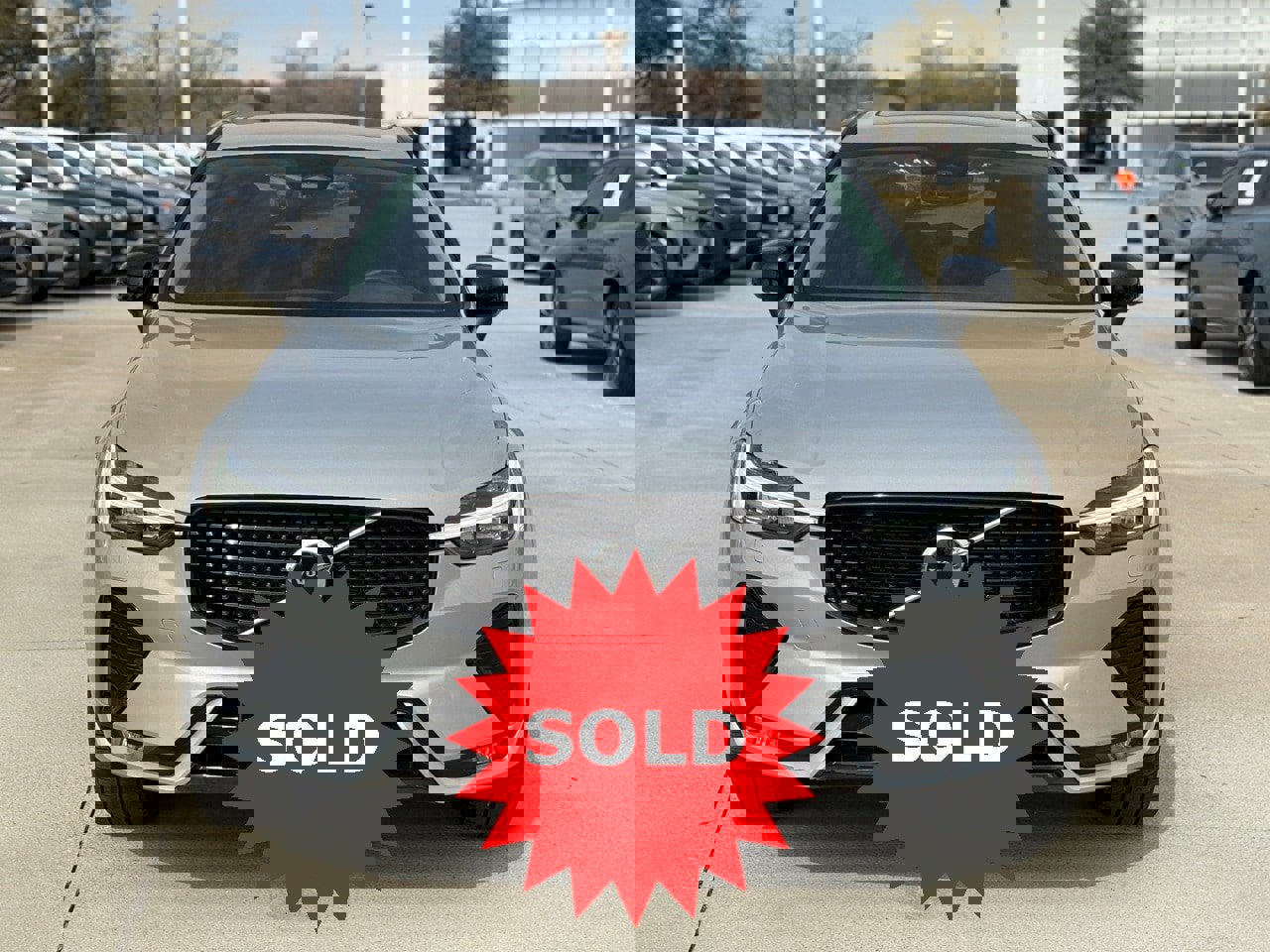 Used 2025 Volvo XC60 B5 Plus w/ Climate Package image 2