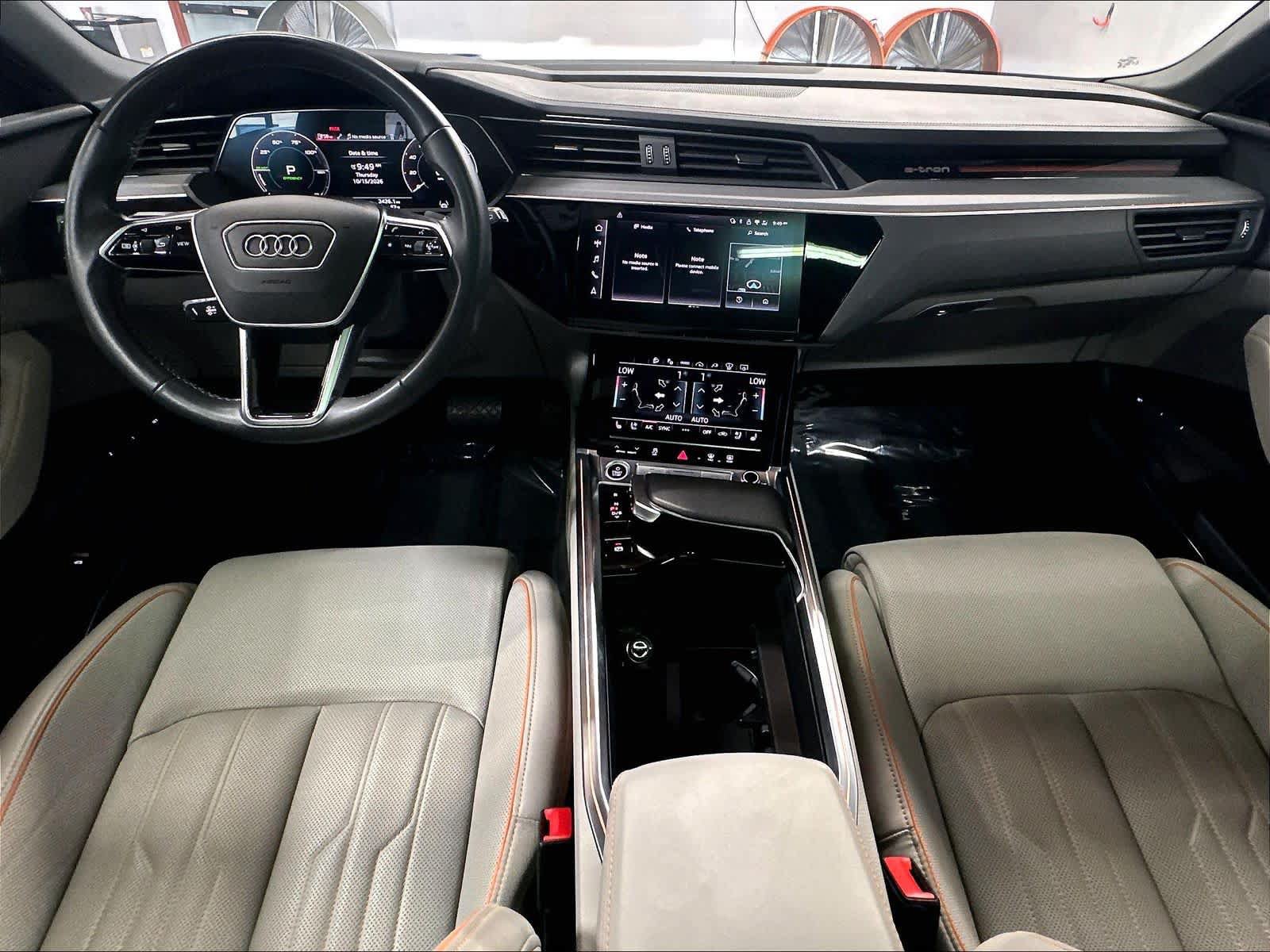 Used 2024 Audi Q8 e-tron Premium Plus AWD/4WD image 17