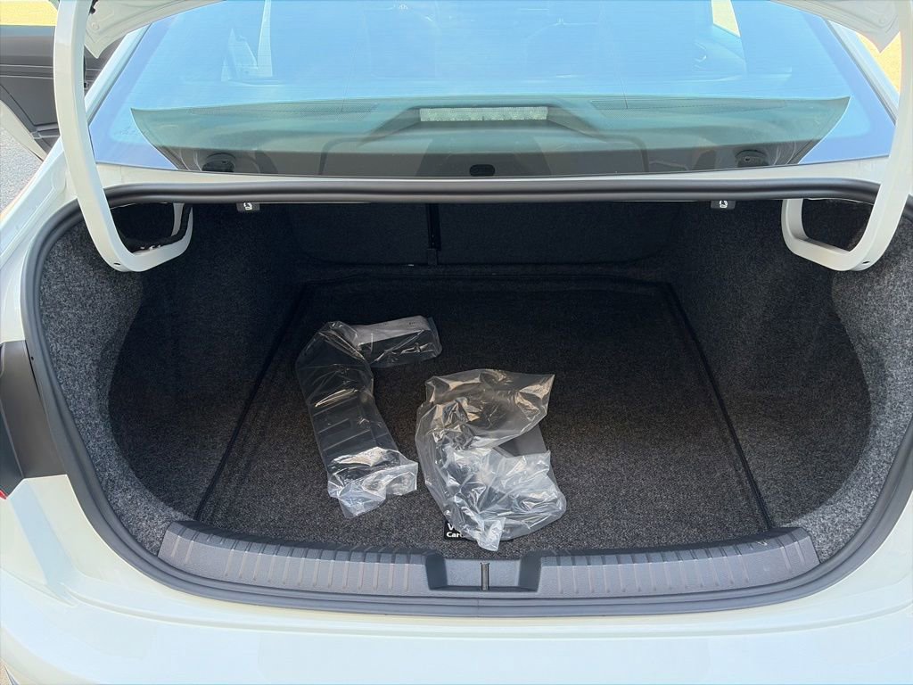 Certified 2025 Volkswagen Jetta Sport FWD image 14