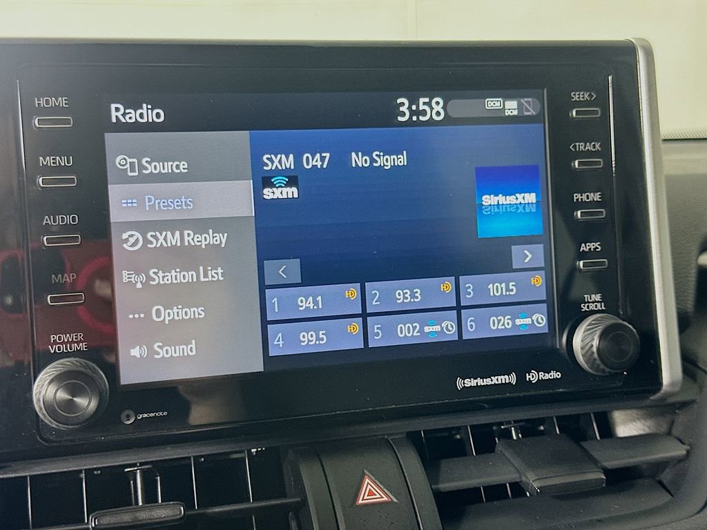 Used 2021 Toyota RAV4 XLE w/ Convenience Package image 29