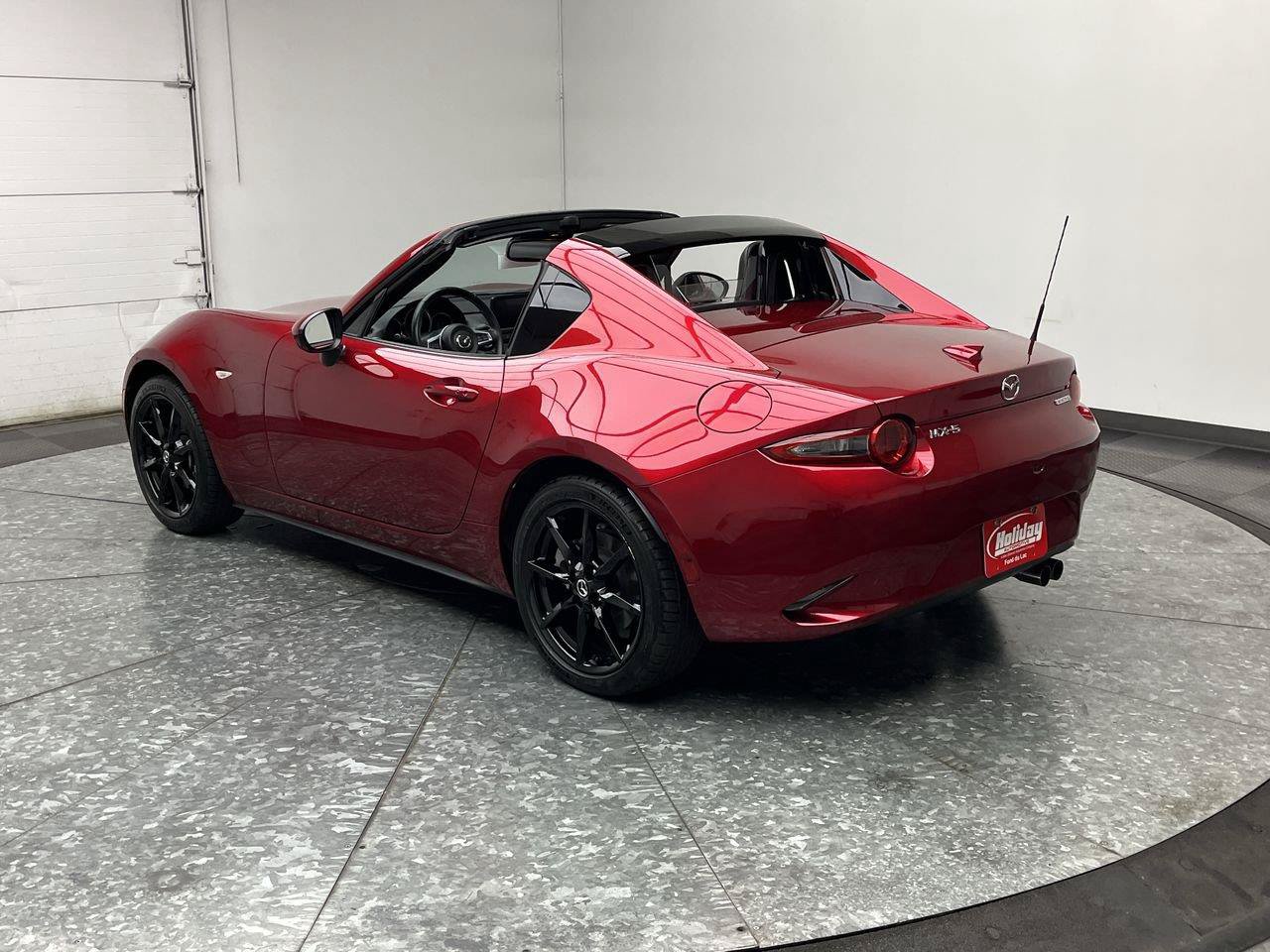 Used 2021 MAZDA MX-5 Miata RF Grand Touring RWD video 2