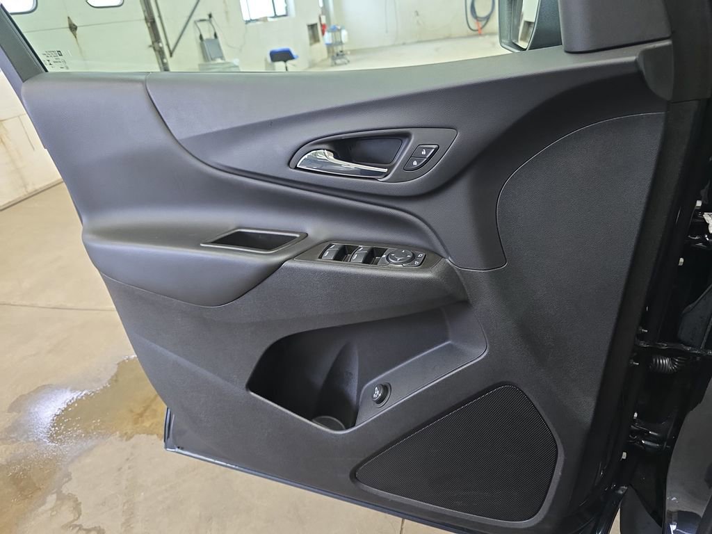 Used 2023 Chevrolet Equinox LT w/ Driver Convenience Package AWD/4WD image 28