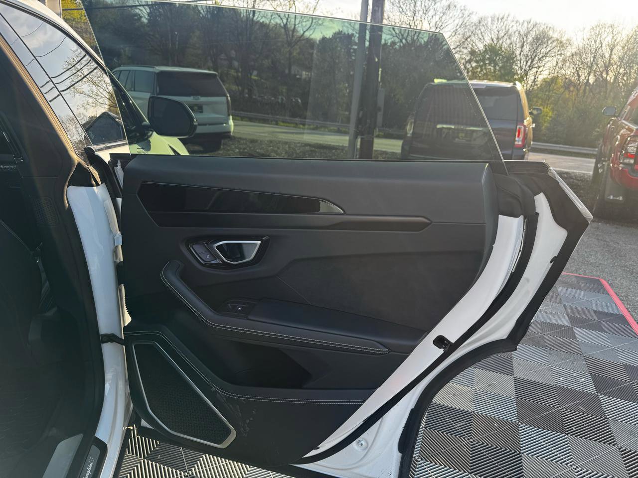 Used 2022 Lamborghini Urus image 40