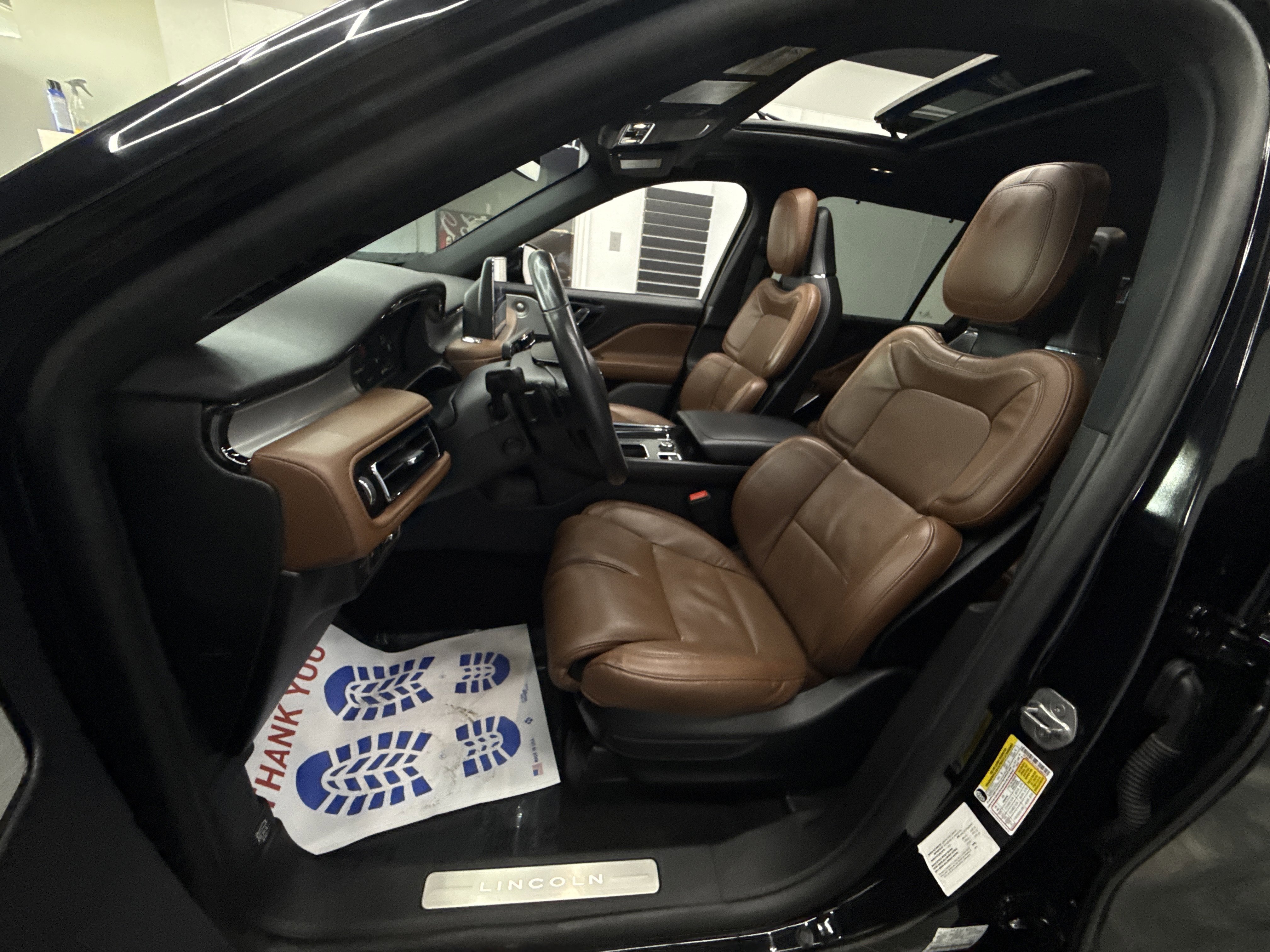 Used 2023 Lincoln Aviator Reserve w/ Equipment Group 201A image 11