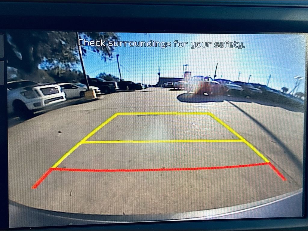 Used 2025 Kia Soul LX w/ LX Technology Package image 13