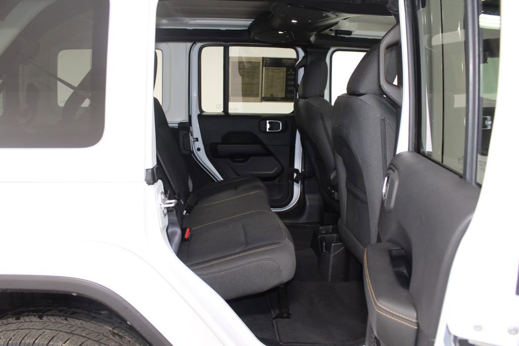 Used 2024 Jeep Wrangler Sahara image 33