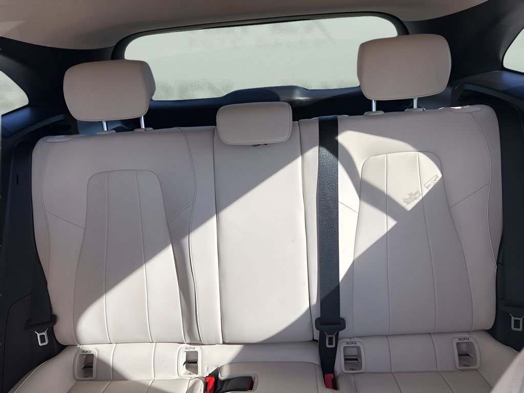 Used 2022 Mercedes-Benz GLA 250 4MATIC w/ Premium Package Lite image 11