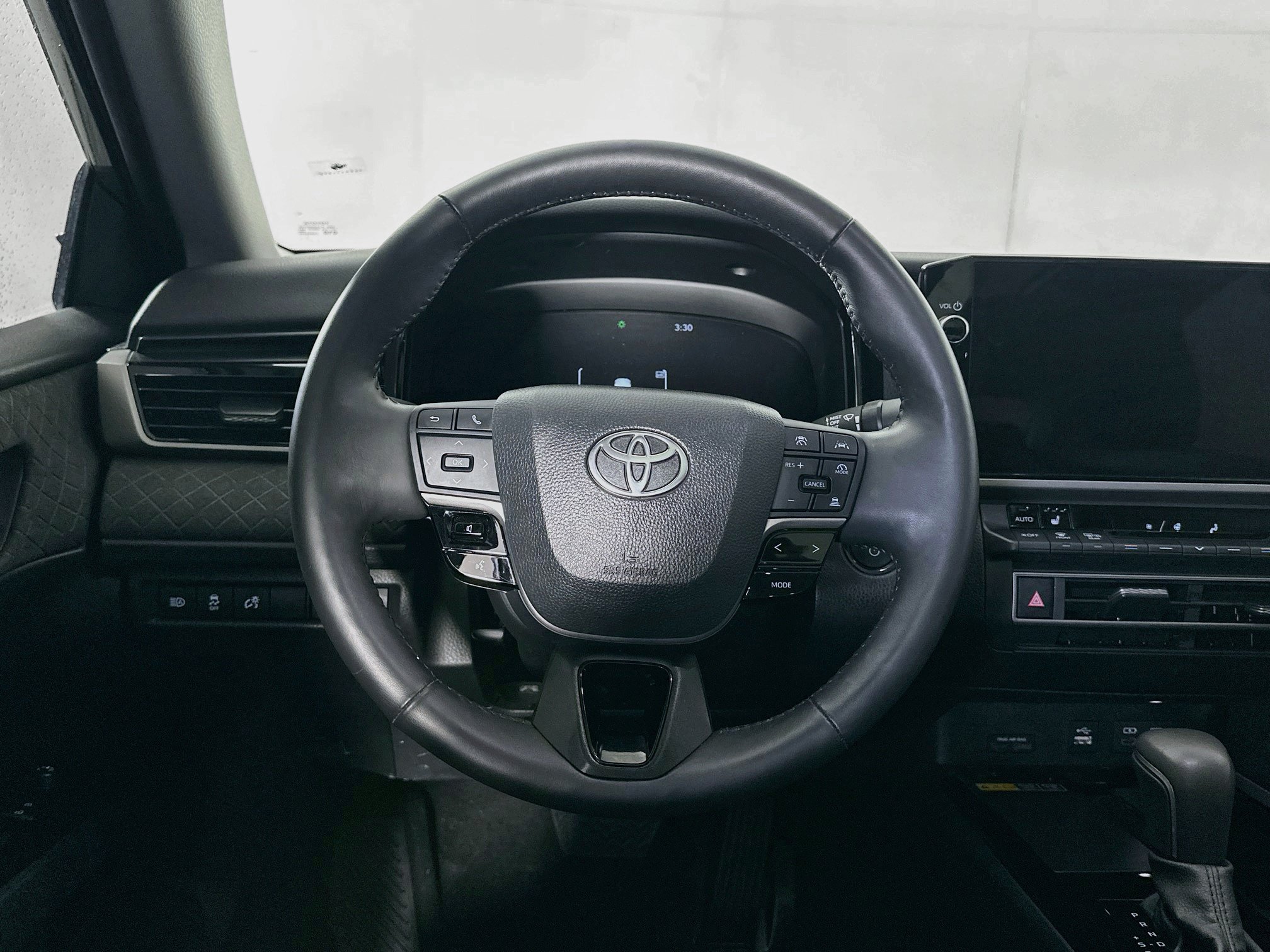Used 2025 Toyota Camry XLE FWD image 18