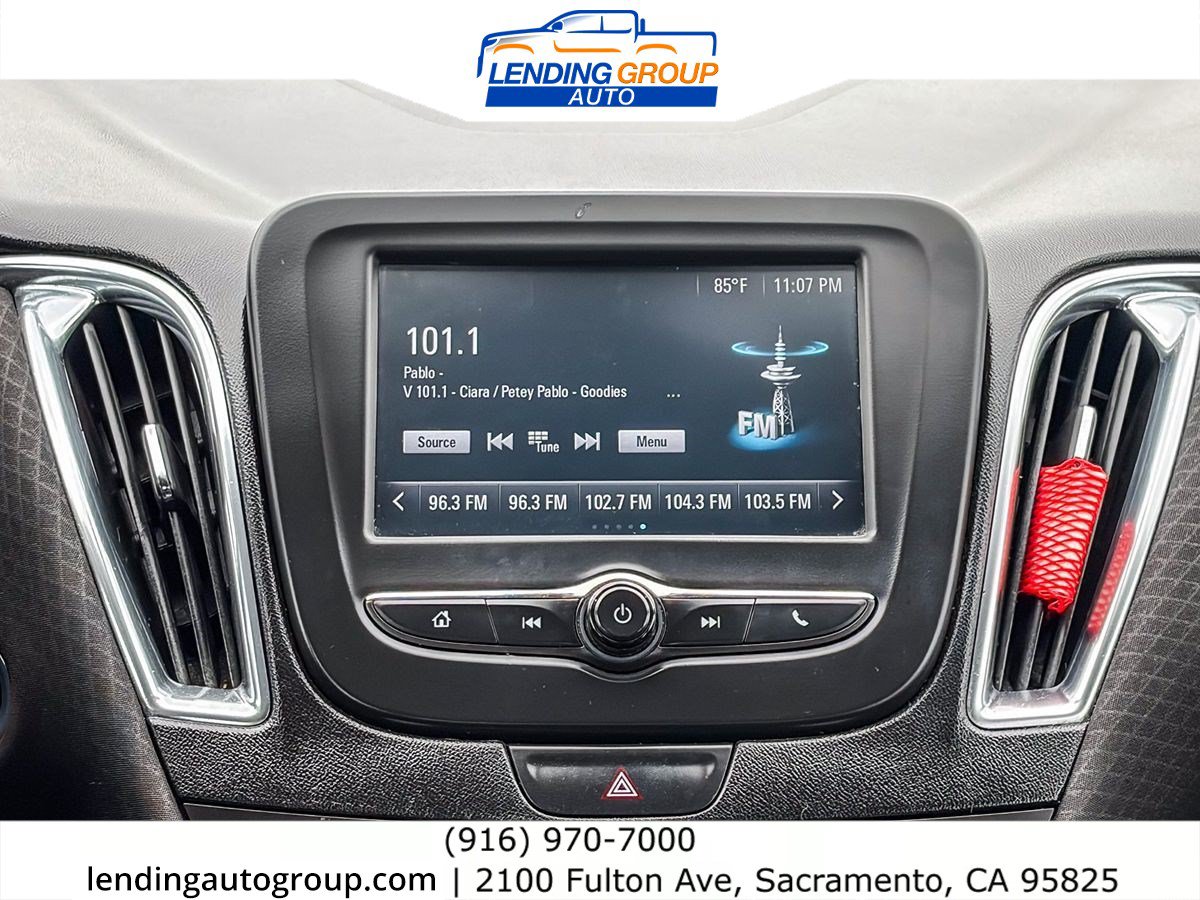 Used 2017 Chevrolet Malibu LT FWD image 13