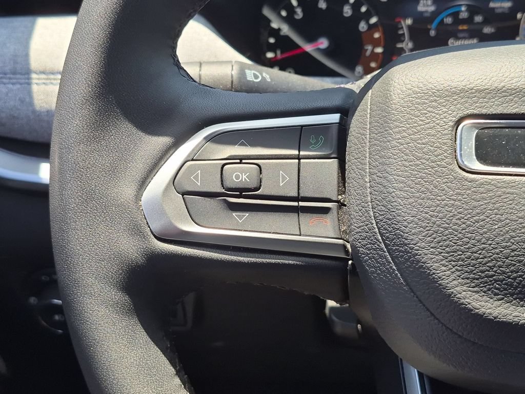 Used 2025 Jeep Compass Latitude w/ Sun & Sound Group AWD/4WD image 21