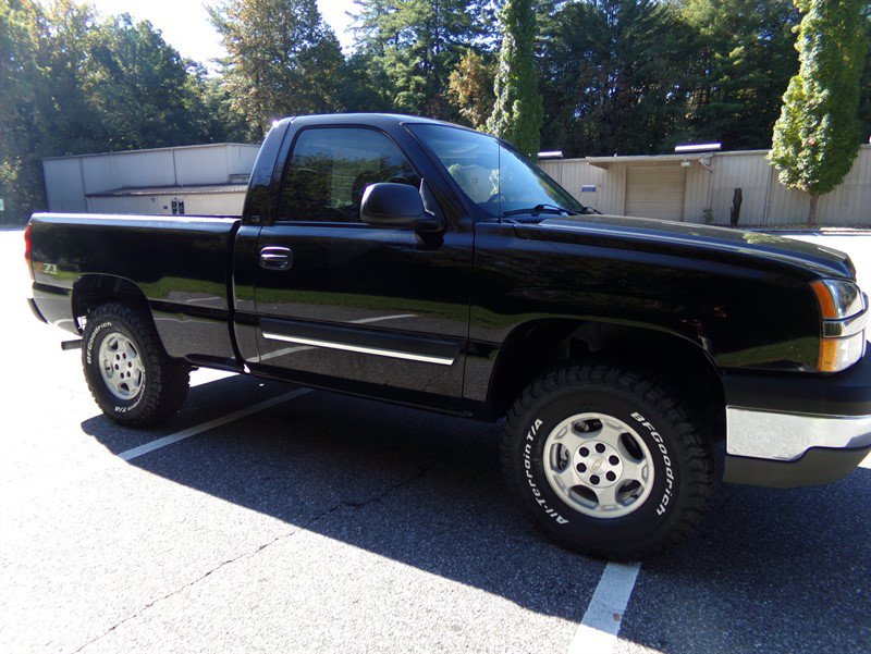 Used 2003 Chevrolet Silverado 1500 LS w/ Suspension Package, Off-Road AWD/4WD image 5