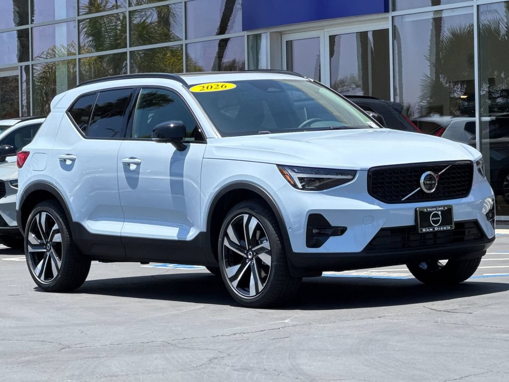 New 2026 Volvo XC40 B5 Plus w/ Climate Package AWD/4WD image 7