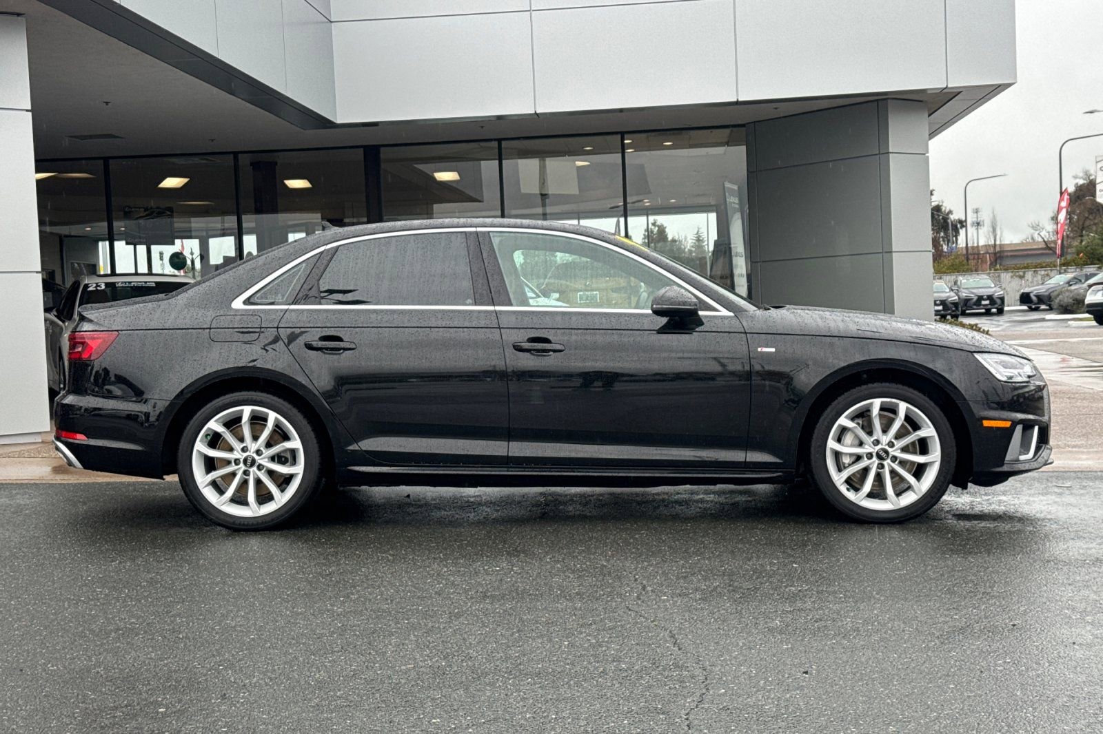 Used 2019 Audi A4 2.0T Premium Plus w/ Premium Plus Package image 3