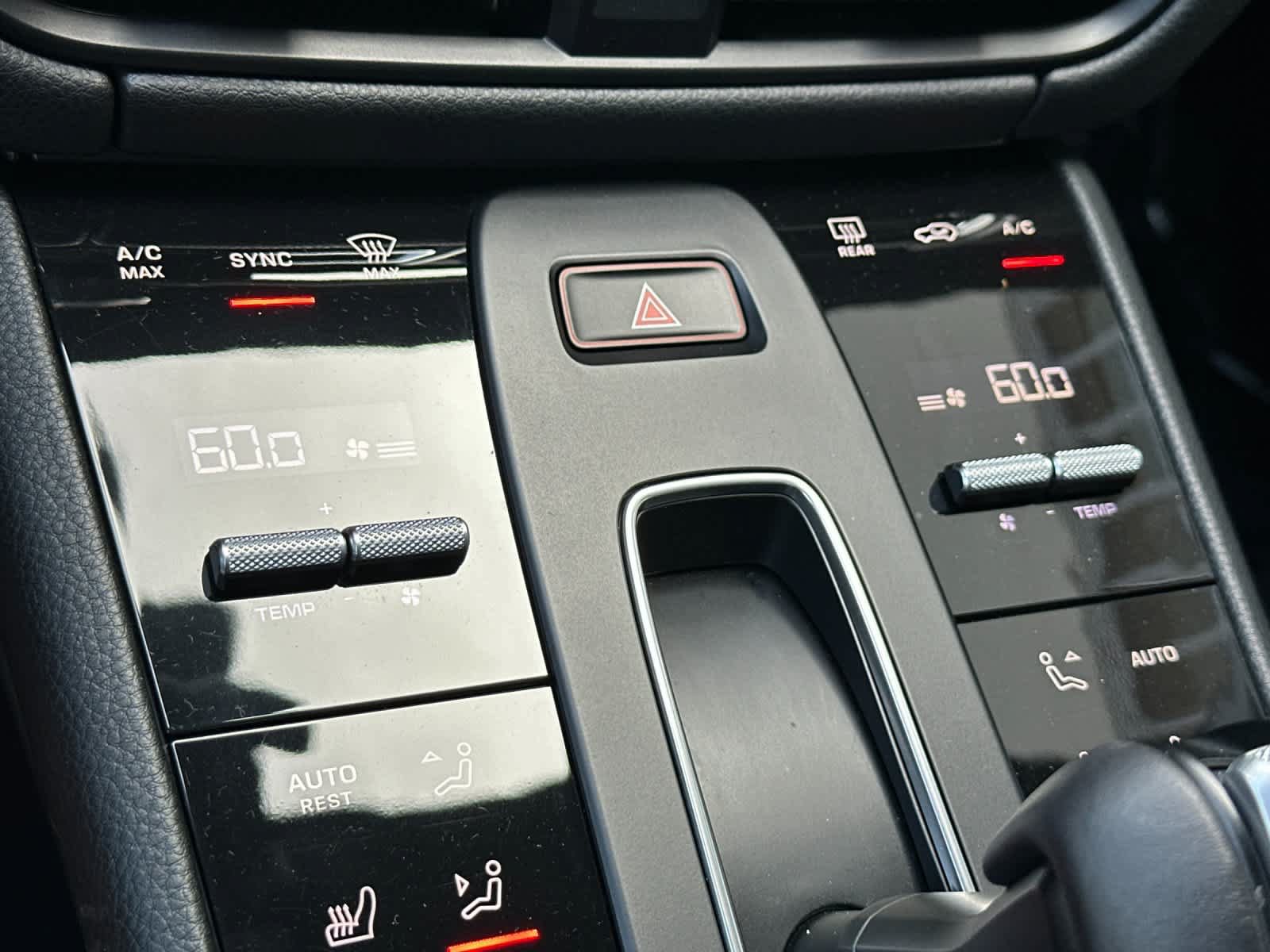 Certified 2023 Porsche Macan AWD/4WD image 23