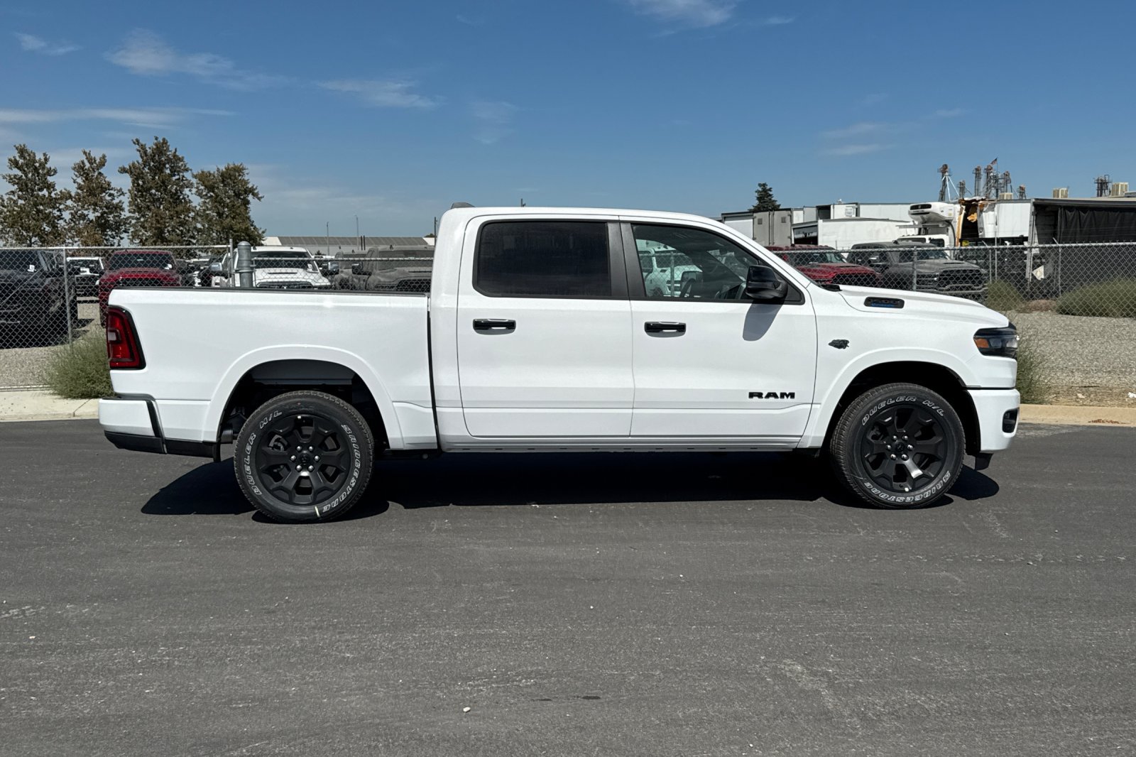 New 2027 RAM 1500 4x4 Crew Cab image 2