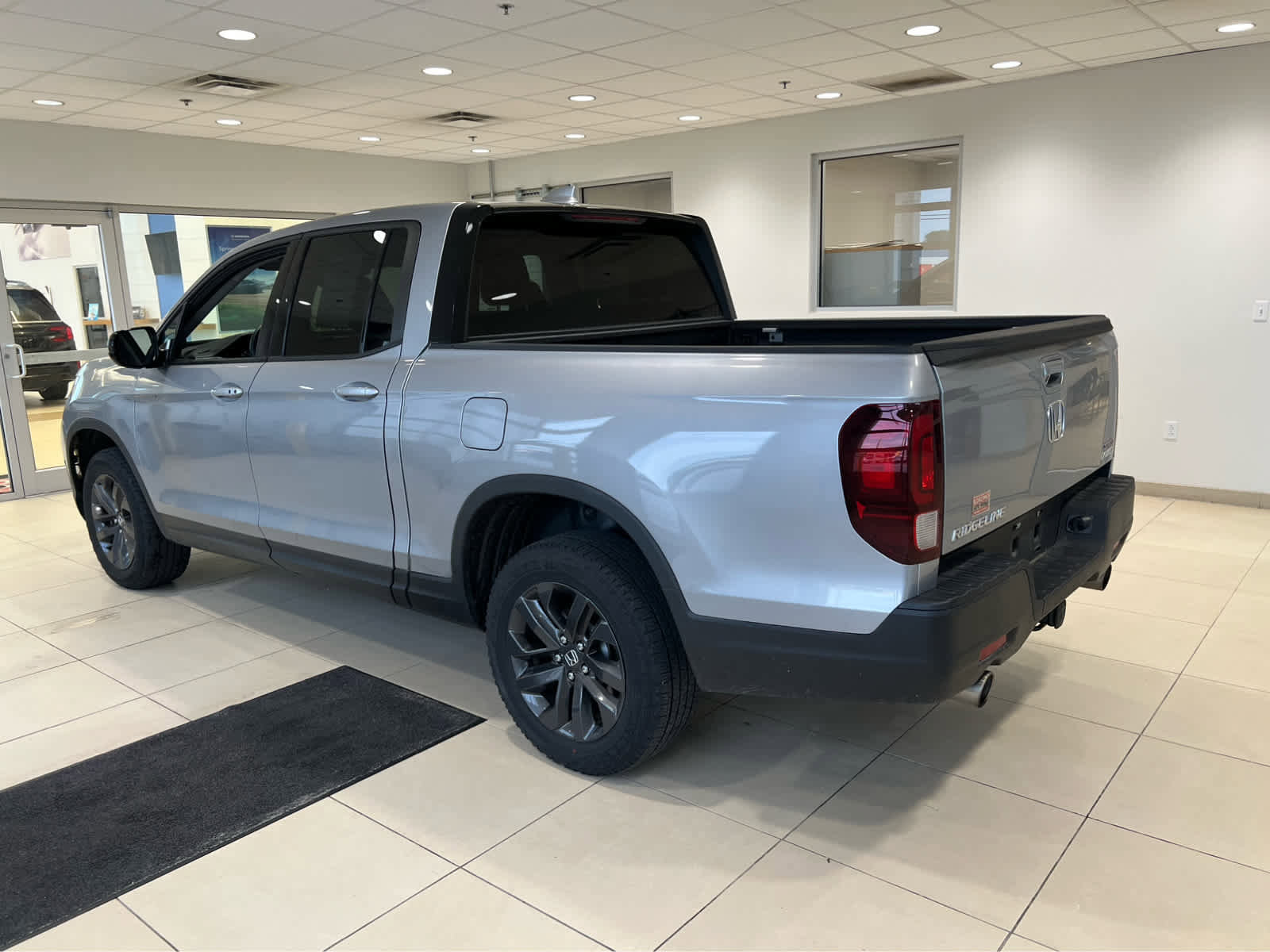 Used 2023 Honda Ridgeline Sport image 5