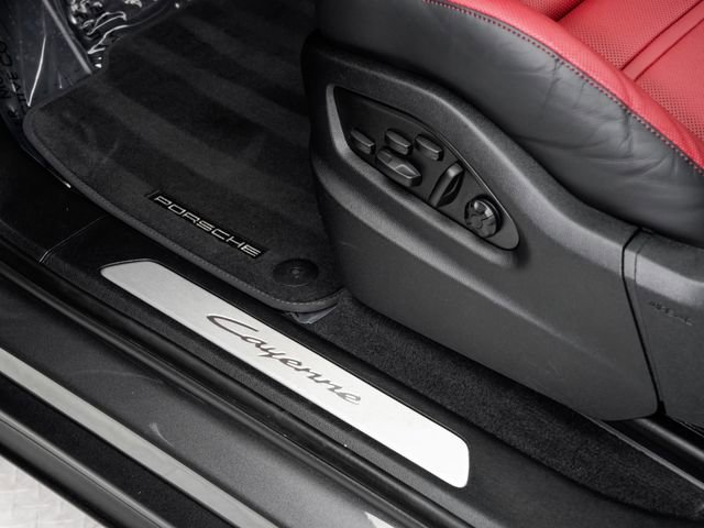 Certified 2025 Porsche Cayenne image 11