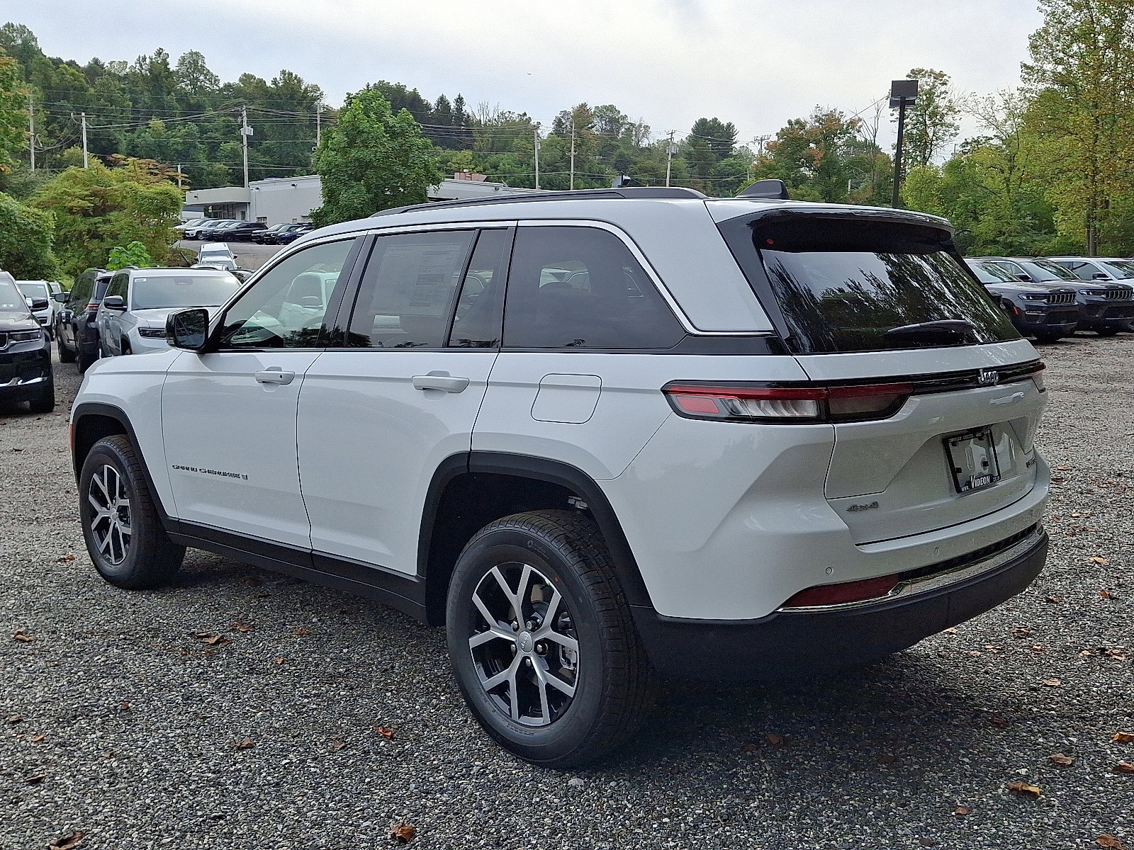 New 2025 Jeep Grand Cherokee Limited image 3