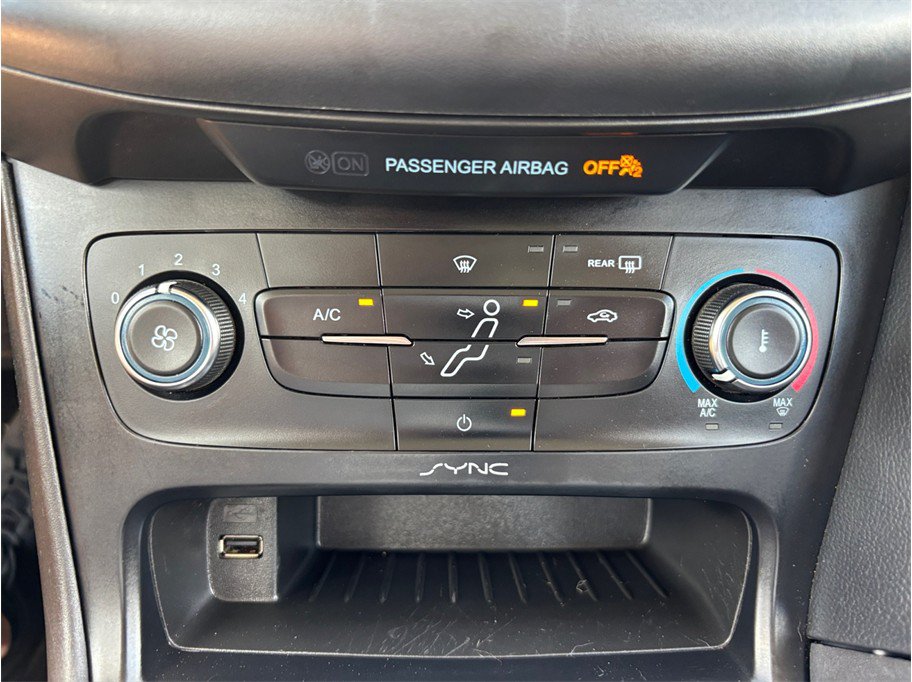 Used 2017 Ford Focus SE FWD image 23