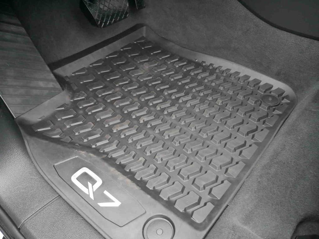 Used 2023 Audi Q7 3.0T Premium Plus image 32