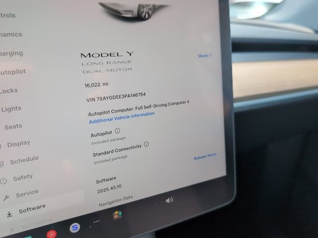 Used 2023 Tesla Model Y Long Range image 12