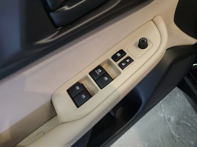 Used 2017 Subaru Outback 2.5i AWD/4WD image 13