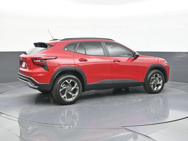 New 2026 Chevrolet Trax LT w/ Sunroof Package FWD image 11
