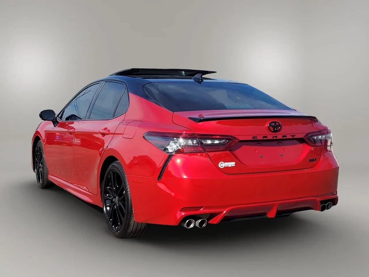 Used 2022 Toyota Camry XSE FWD image 6