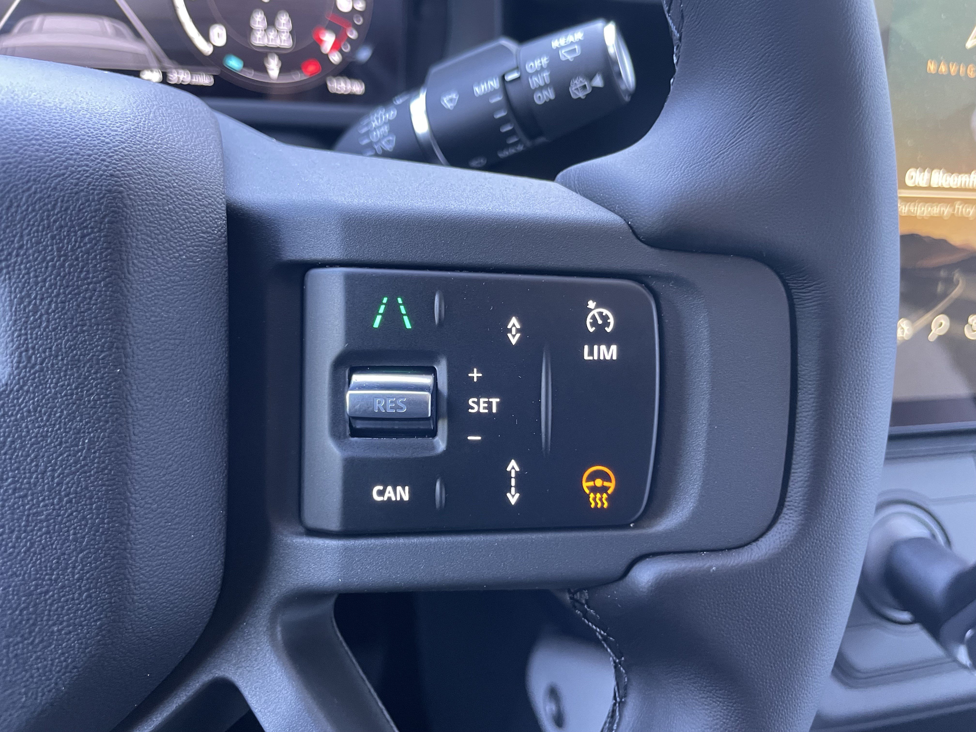 New 2026 Land Rover Defender 130 X-Dynamic SE AWD/4WD image 22
