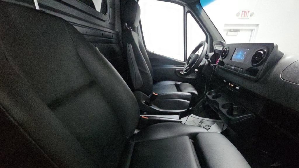 Used 2024 Mercedes-Benz Sprinter 2500 w/ Acoustic Package image 2