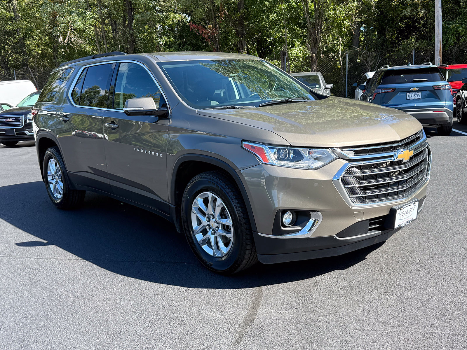 Certified 2020 Chevrolet Traverse LT w/ Driver Confidence II Package AWD/4WD image 1