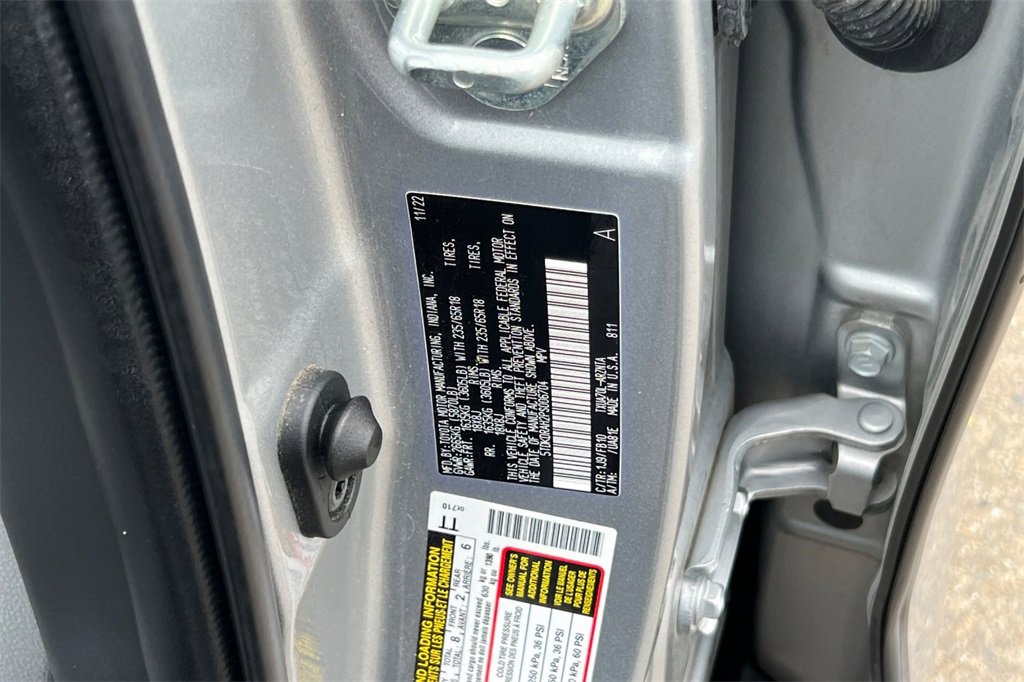 Certified 2023 Toyota Highlander L image 31