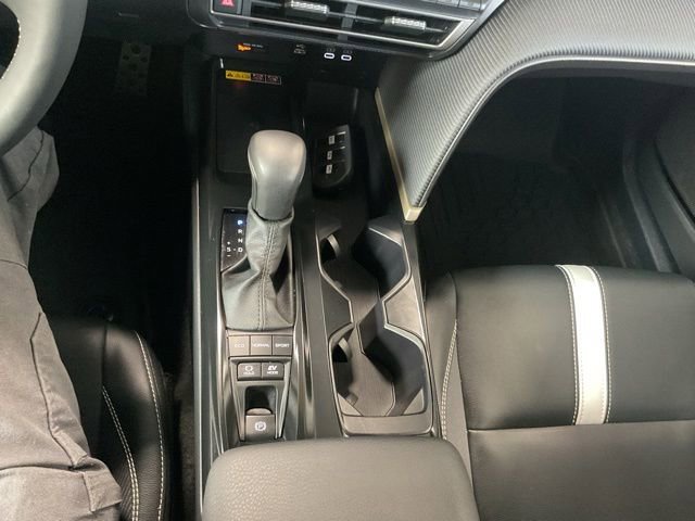 Used 2025 Toyota Camry SE w/ Convenience Package FWD image 15