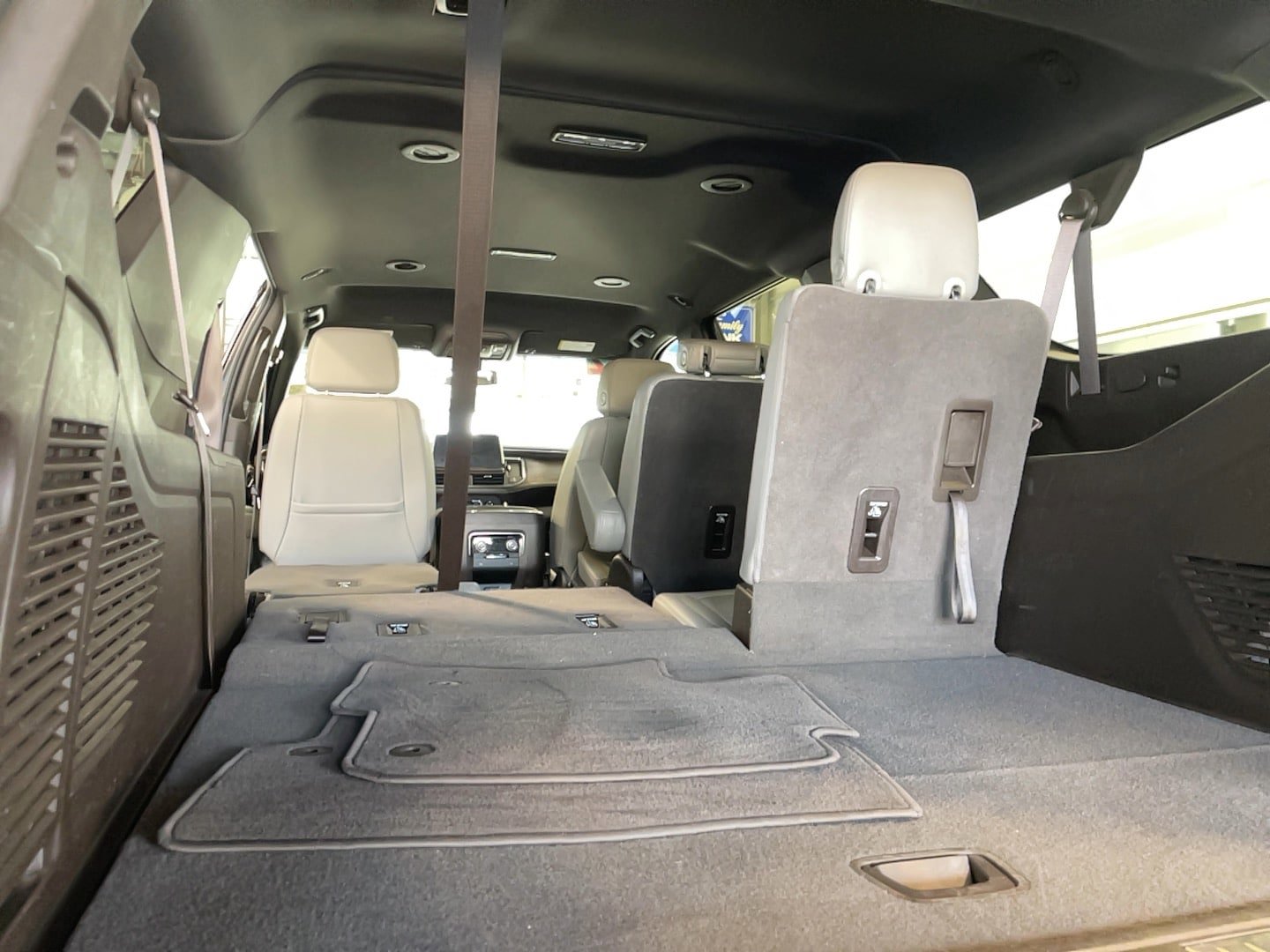Used 2022 Chevrolet Suburban Z71 w/ Max Trailering Package AWD/4WD image 24