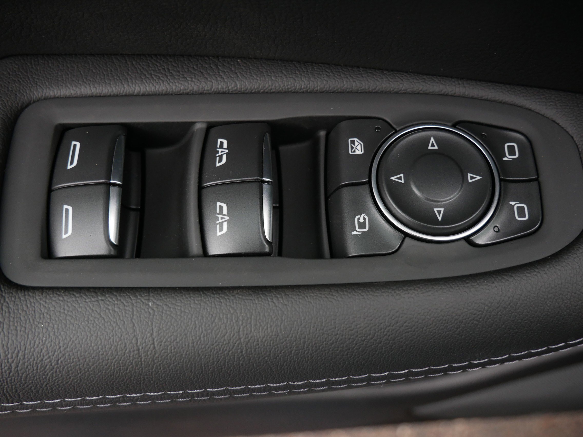 New 2026 Cadillac XT5 Premium Luxury w/ Driver Assist Package image 17