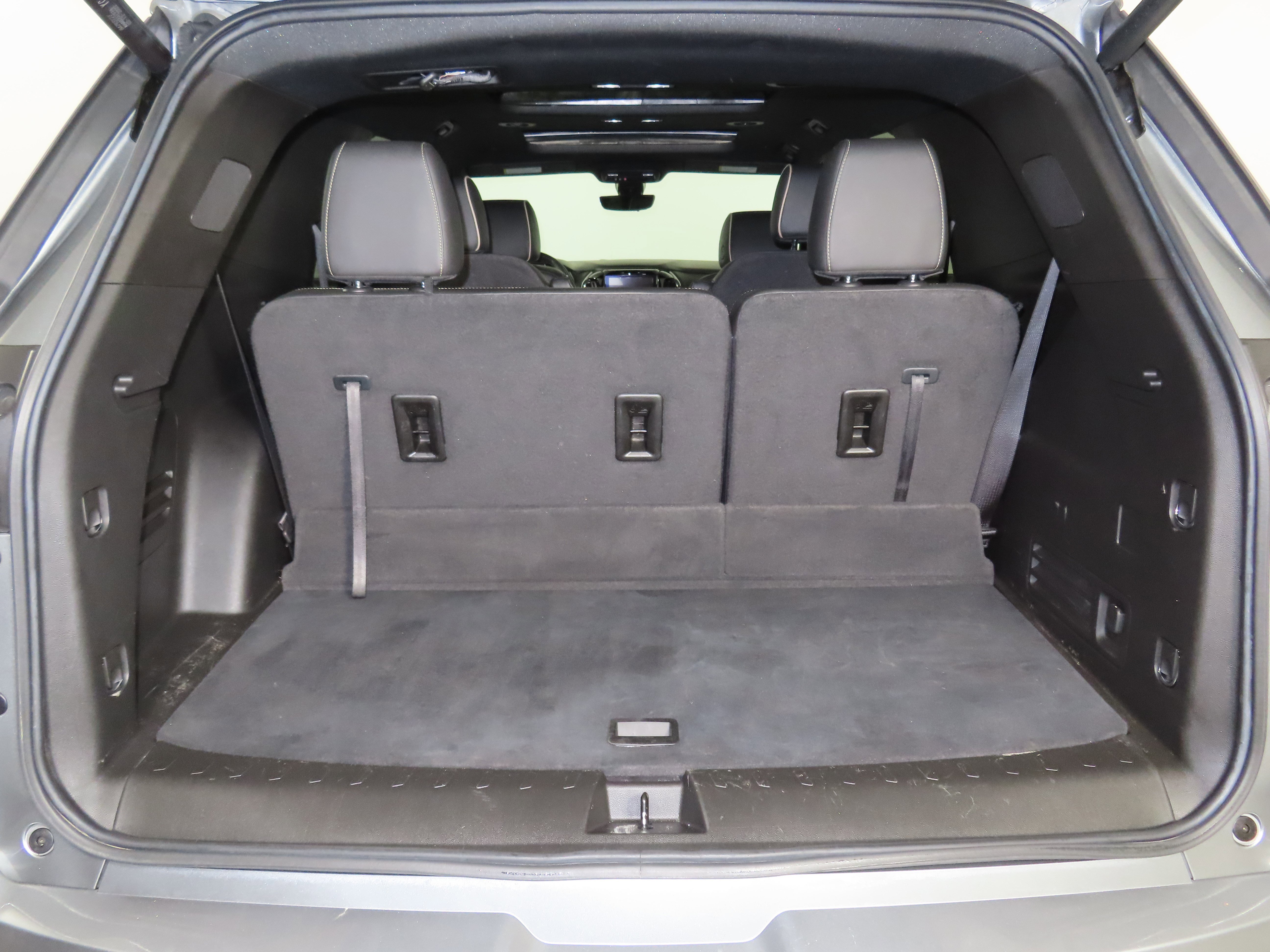 Used 2023 Chevrolet Traverse Premier AWD/4WD image 10